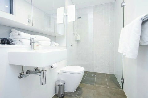 B03-darling Harbour 1 BDR APT - Darwin Tourism 3