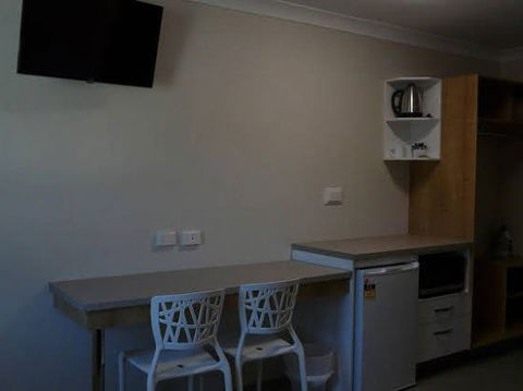 BEST WESTERN CASTLE LODGE MOTEL - Darwin Tourism 1