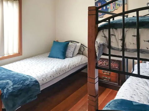 Home Near Shops & Beach - Darwin Tourism 0