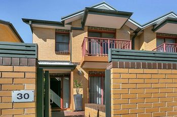 The Apartment Service BMN01 - Darwin Tourism 6