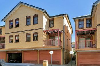 The Apartment Service BMN01 - Darwin Tourism 2