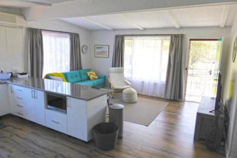 The Relax Shack At Culburra Beach Sleeps 7 - Darwin Tourism 3