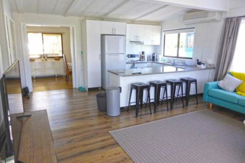 The Relax Shack At Culburra Beach Sleeps 7 - Darwin Tourism 7