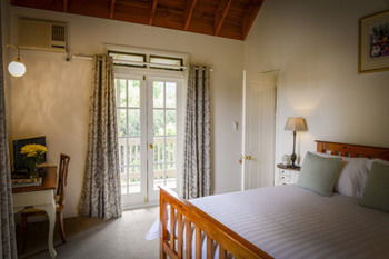 Arcadia Bed & Breakfast & Cottages - Darwin Tourism 1