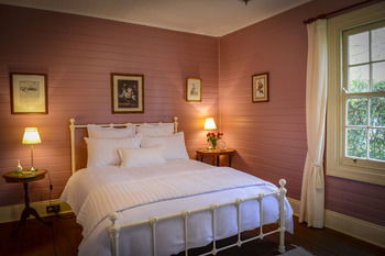 Arcadia Bed & Breakfast & Cottages - Darwin Tourism 5
