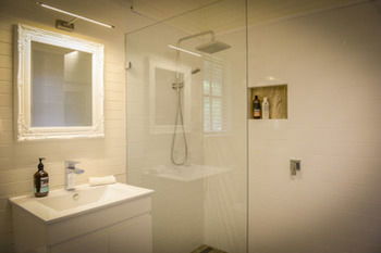 Arcadia Bed & Breakfast & Cottages - Darwin Tourism 3