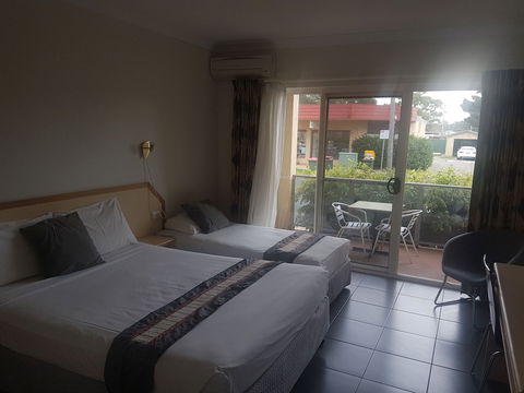 Jopen Cafe & Motel - Darwin Tourism 6