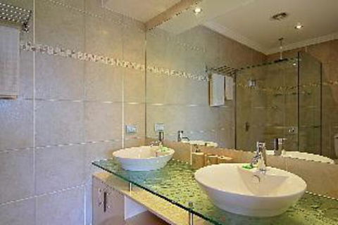 A PERFECT STAY 3 James Cook Apartments - Darwin Tourism 1