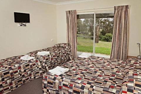 BATHURST GOLDFIELDS MOTEL On MOUNT PANORAMA - Darwin Tourism 5