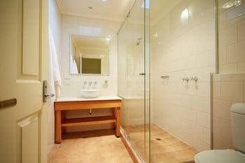Whitehall Guesthouse Sorrento - Darwin Tourism 6
