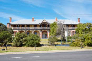 Whitehall Guesthouse Sorrento - Darwin Tourism 0