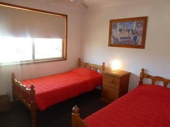 Sails Beach House Apartments Pottsville Beach - Darwin Tourism 4