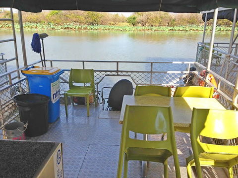 Mary River House Boats - Darwin Tourism 0