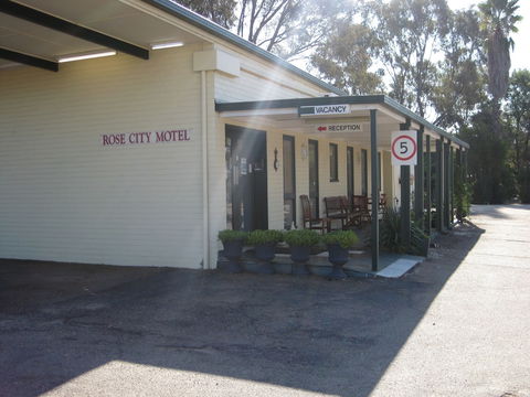 Rose City Motor Inn - Darwin Tourism 1