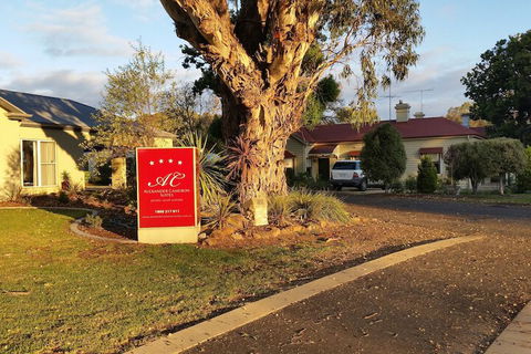 Alexander Cameron Suites - Darwin Tourism 4