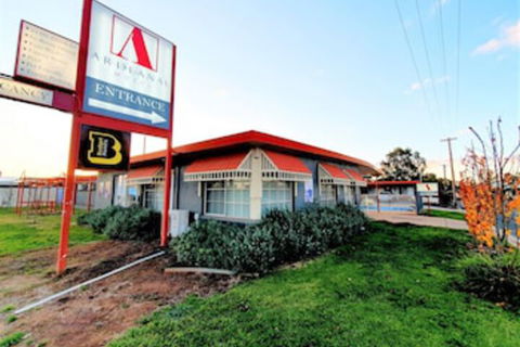 Ardeanal Motel West Wyalong - Darwin Tourism 0
