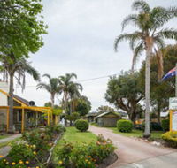 Lazy Acre Log Cabins - Darwin Tourism