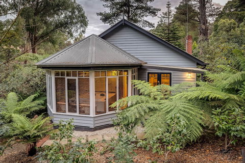 Gatehouse Cottage At Merrow Cottages - Mt Dandenong - Darwin Tourism 2