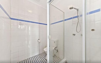 Sinclairs City Hostel - Darwin Tourism 1
