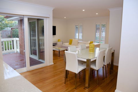 Yarra Glen Racecourse Apartments - Darwin Tourism 5