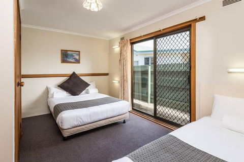 Lakes Jakaranda Holiday Units - Darwin Tourism 5