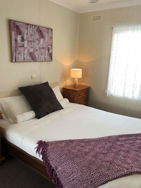Lakes Jakaranda Holiday Units - Darwin Tourism 1
