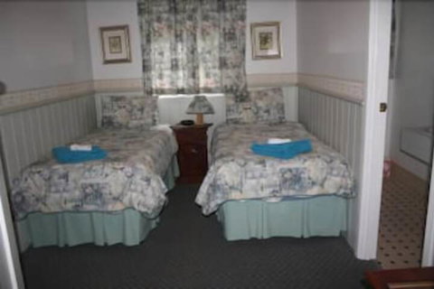 Jacaranda Guest House - Darwin Tourism 5