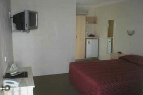 Nambour Lodge Motel - Darwin Tourism 6