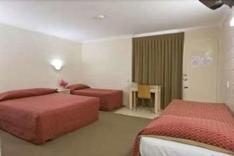 Nambour Lodge Motel - Darwin Tourism 4
