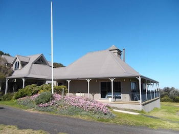 Swan Lake Guest House - Darwin Tourism 1
