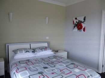 Swan Lake Guest House - Darwin Tourism 5