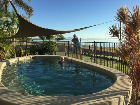 Cardwell Beachfront Motel - Darwin Tourism 1