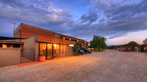 Motel Meneres - Darwin Tourism 3