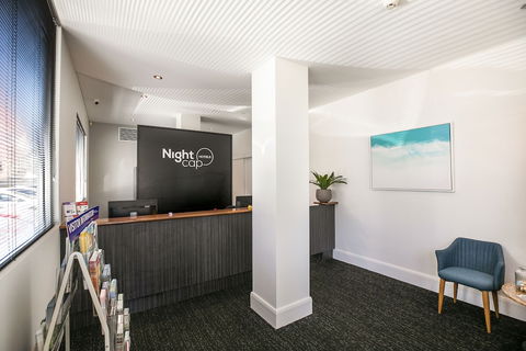 Nightcap At Watermark Glenelg - Darwin Tourism 3