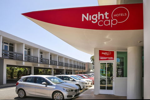 Nightcap At Watermark Glenelg - Darwin Tourism 4