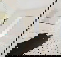 Wine and Roses BB - Darwin Tourism