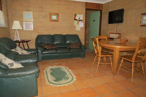 Bentwood Olive Grove Accommodation - Darwin Tourism 5