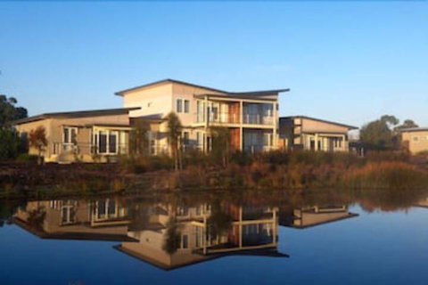 Broadbeach Inverloch Resort - Darwin Tourism 0