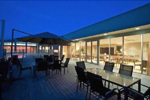 Broadbeach Inverloch Resort - Darwin Tourism 7