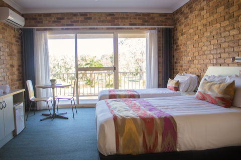 Golf Club Motor Inn Wingham - Darwin Tourism 6