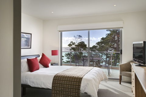 The Waves Apartments - Darwin Tourism 5