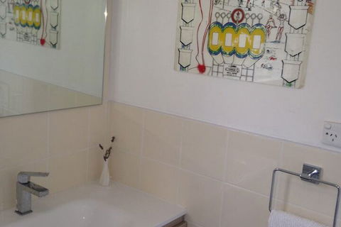 Hyams Beach House - A Secret Treasure - Darwin Tourism 6