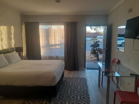 Wentworth Club Motel - Darwin Tourism 2