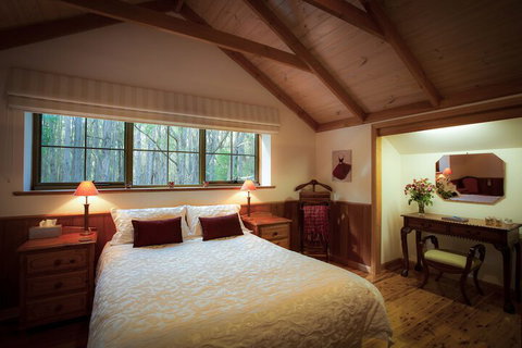 Eagle Hammer Cottages - Darwin Tourism 7
