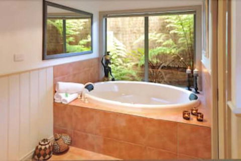 Eagle Hammer Cottages - Darwin Tourism 4