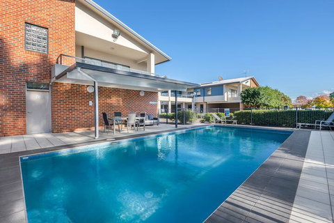 Hawkesbury Race Club Motel - Darwin Tourism 3