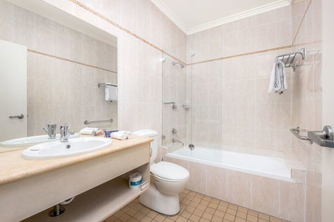 Hawkesbury Race Club Motel - Darwin Tourism 5