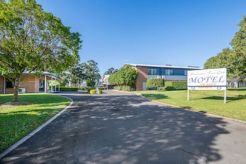 Hawkesbury Race Club Motel - Darwin Tourism 0