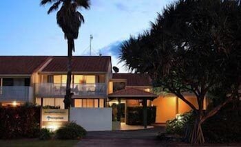 Peregian Court Resort - Darwin Tourism 0