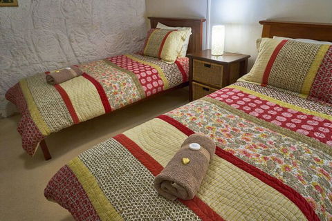 Underground Bed And Breakfast - Darwin Tourism 7